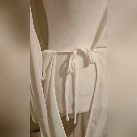 VICTORIA'D SECRET Sheer short robe In Ivory.  One size. NWT - Picture 6 of 12